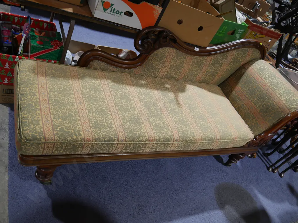 Chaise lounge Image 1++