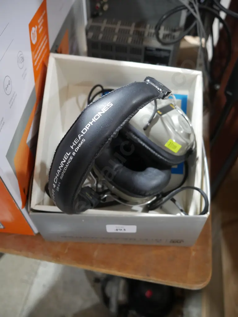 JVC headphones Image 1++