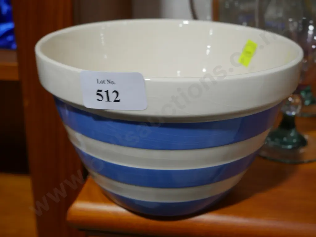 Cornishware bowl Image 1++