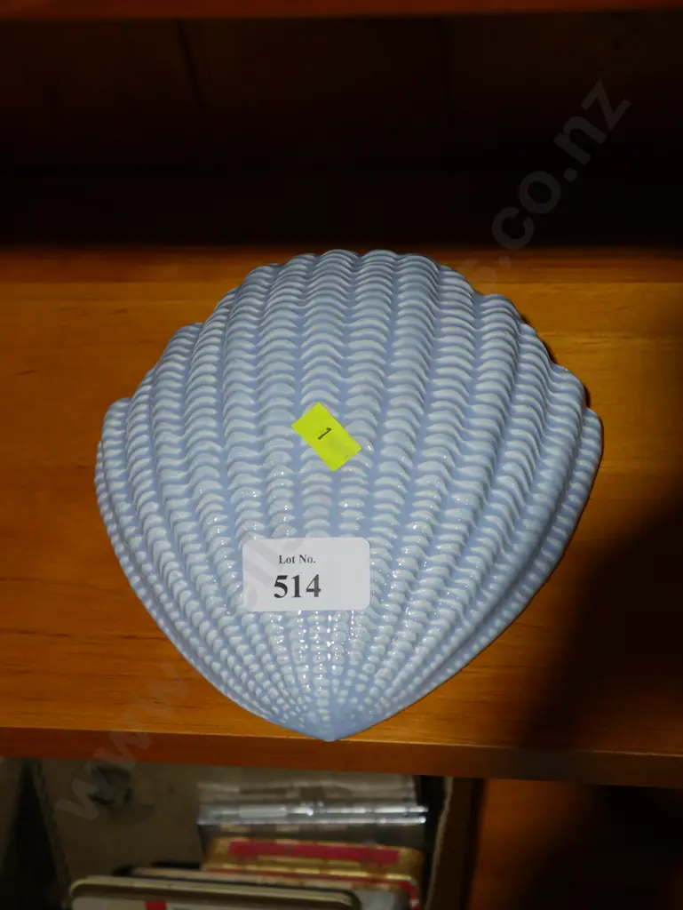 Sylvac shell wall pocket Image 1++