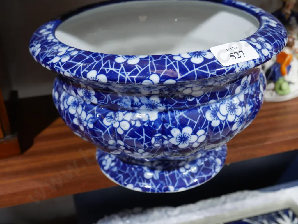 Blue and white plant pot Image 1++