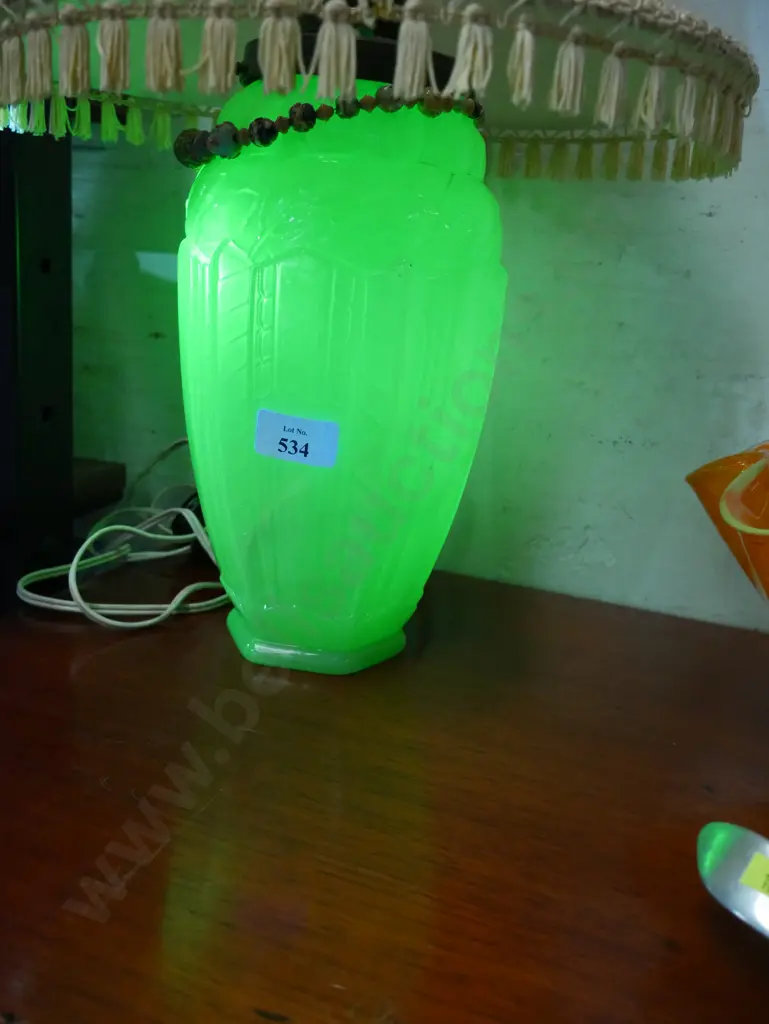 Uranium glass table lamp Image 1++