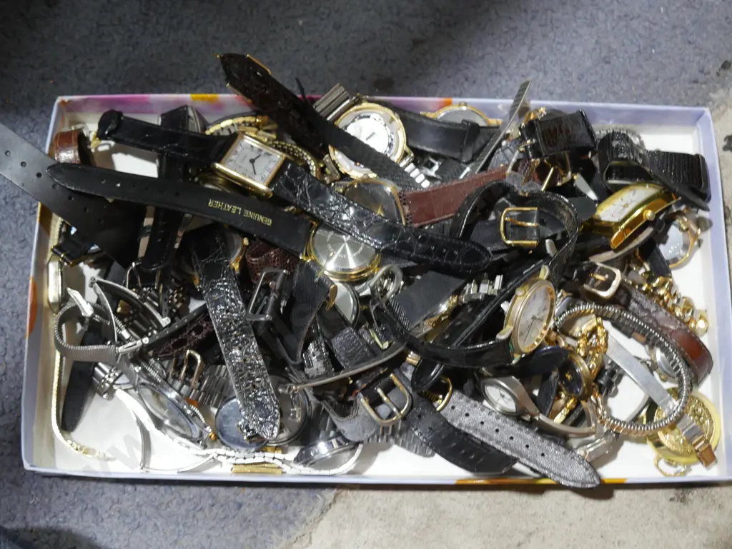 Large assortment of wrist watches Image 1++