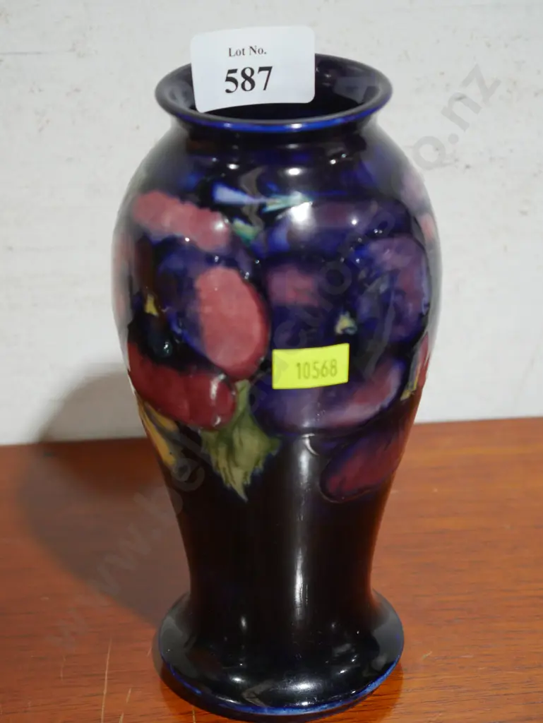 Moorcroft vase Image 1++
