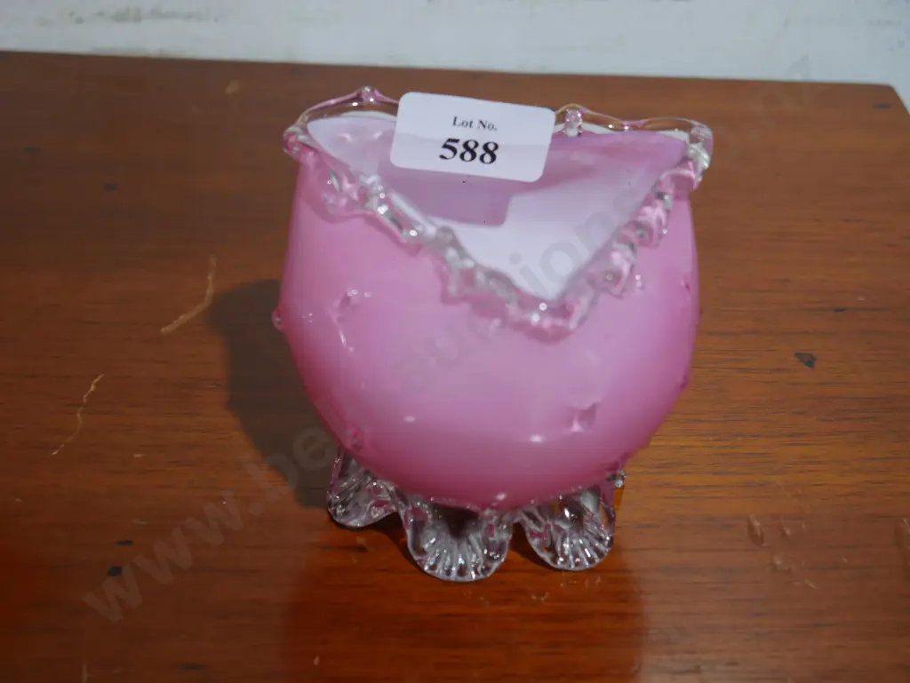Pink glass vase Image 1++