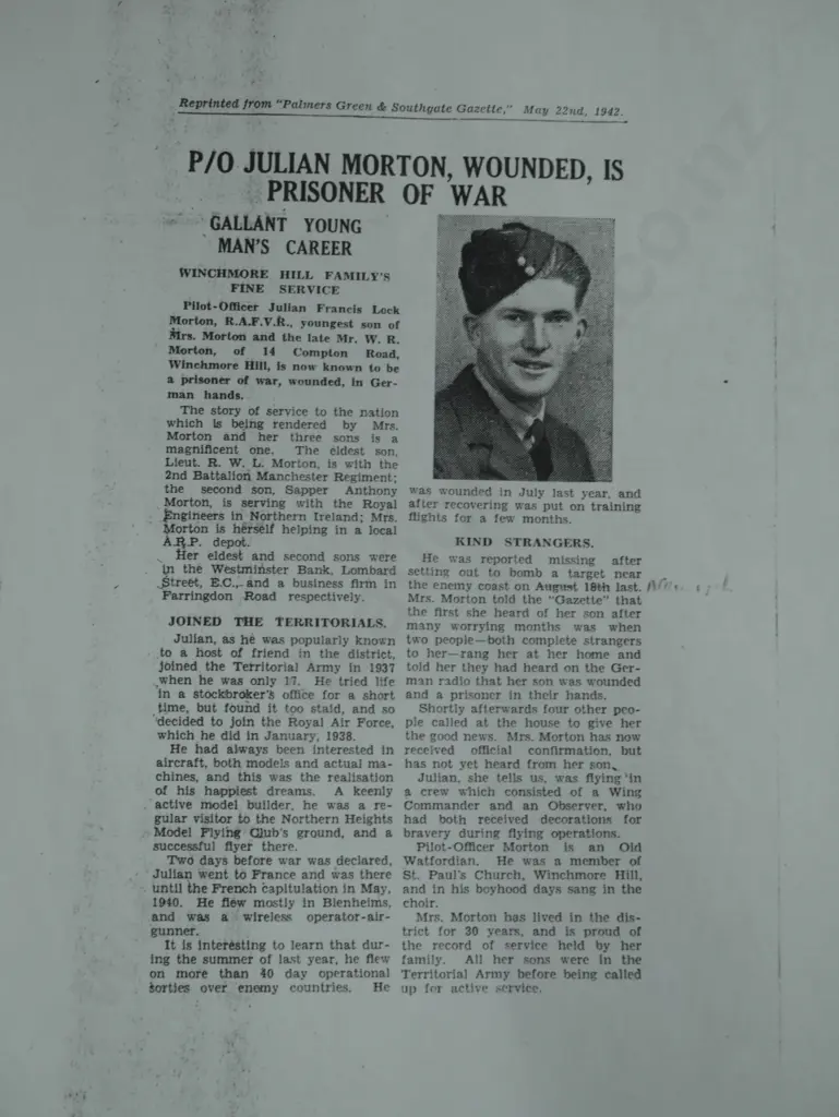 Royal airforce flying log book - J.L Morton Image 1++