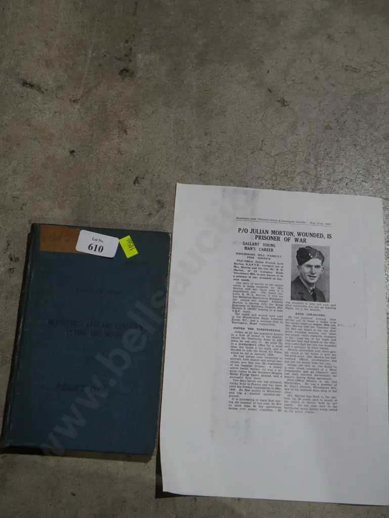 Royal airforce flying log book - J.L Morton Image 1++