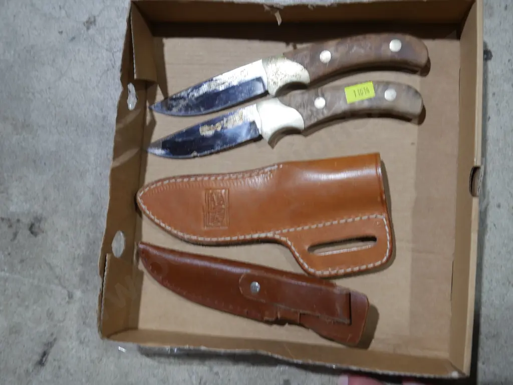 2 knives and sheaths Image 1++