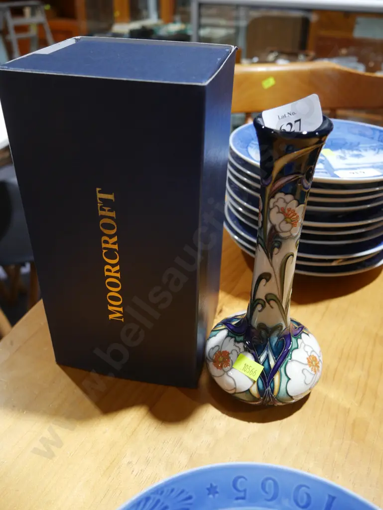 Moorcroft vase Image 1++