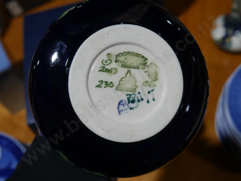 Morecroft vase Image 1++