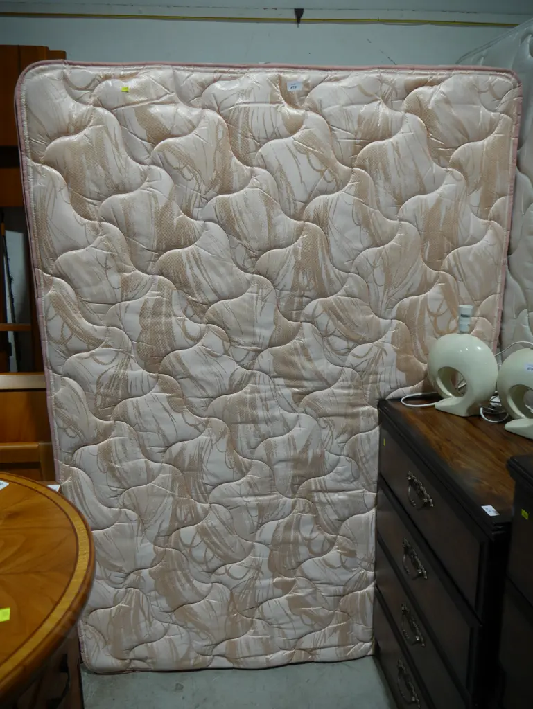 Double bed Image 1++