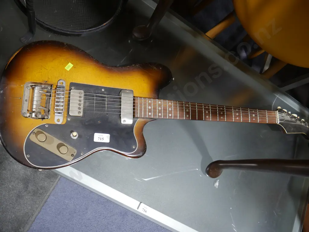 Hofner electric guitar Image 1++