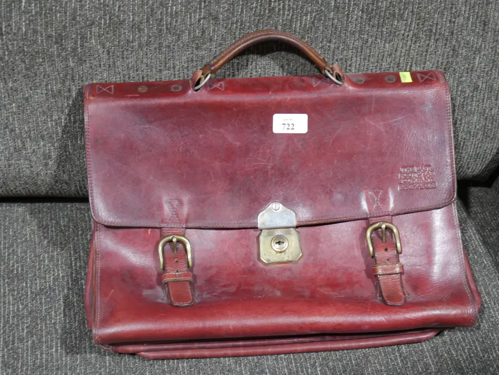 Leather bag Image 1++