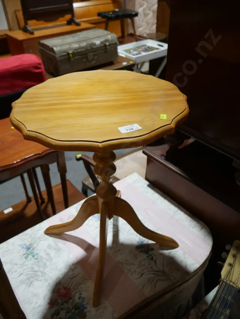 Wine table Image 1++