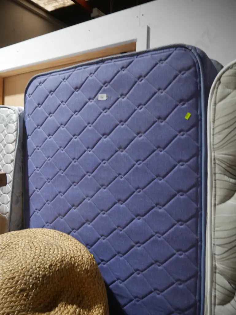 Single bed Image 1++