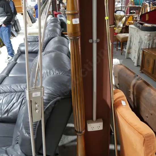 Wooden standard lamp body