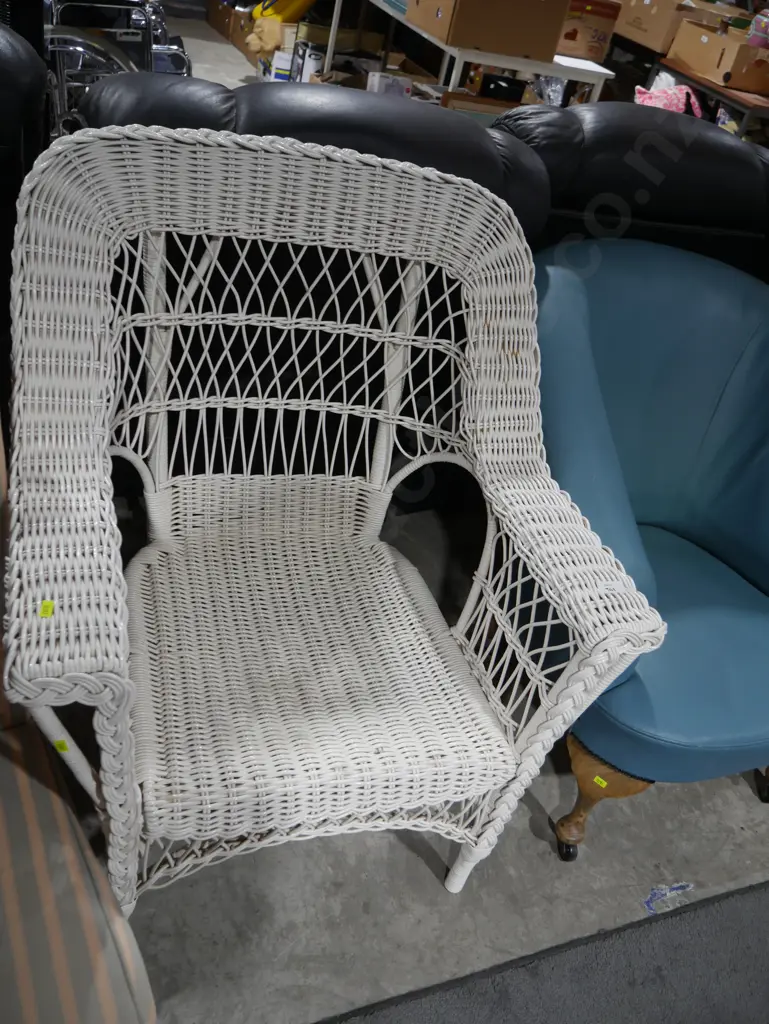 White cane armchair Image 1++