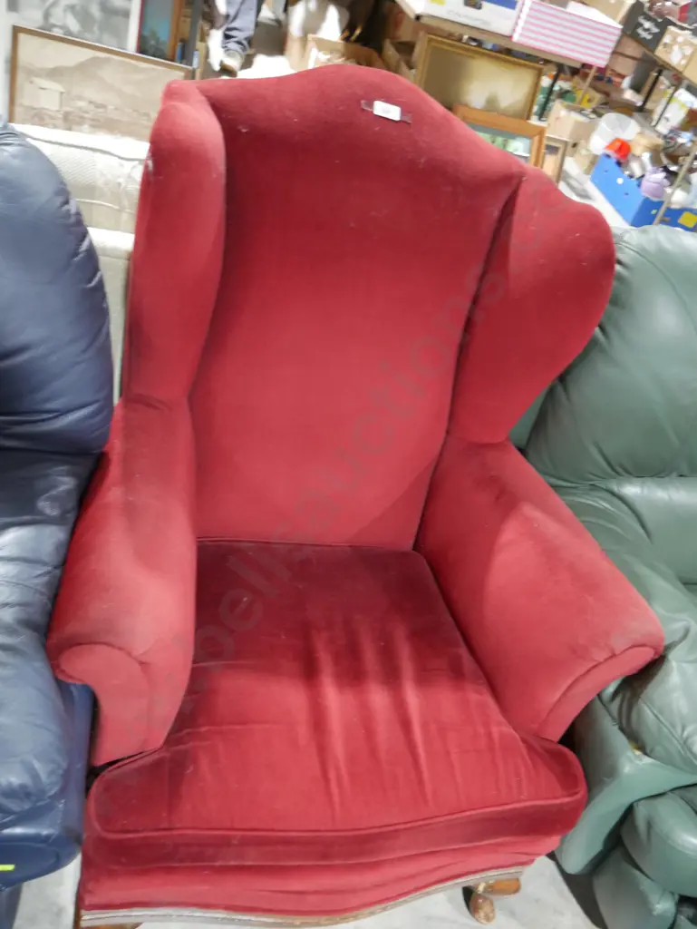 Wing back armchair Image 1++