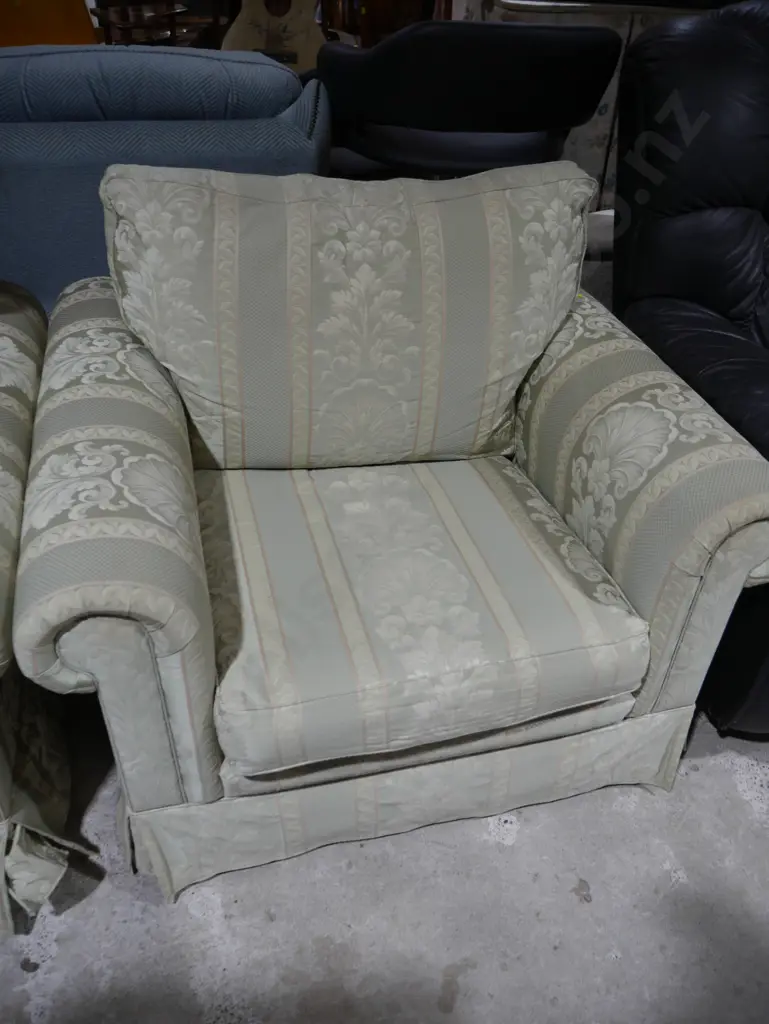 3 piece green lounge suite Image 1++