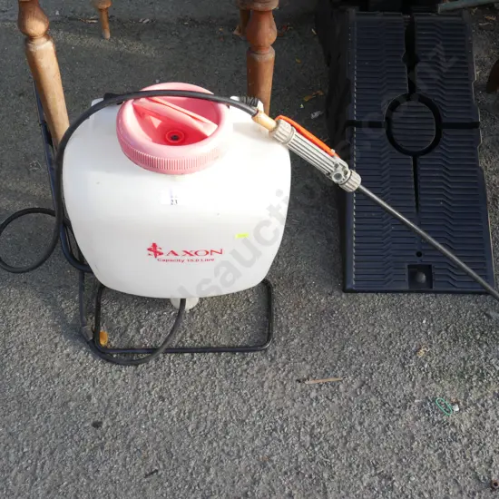 Backpack sprayer