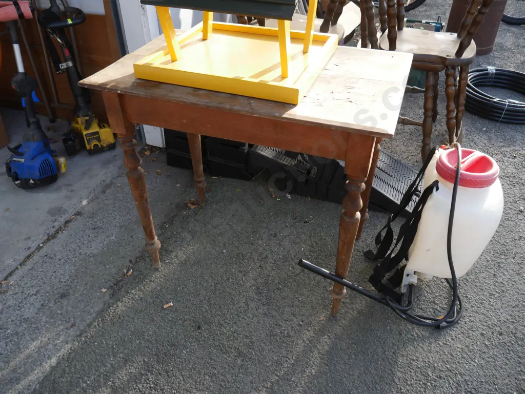 Wood table Image 1++