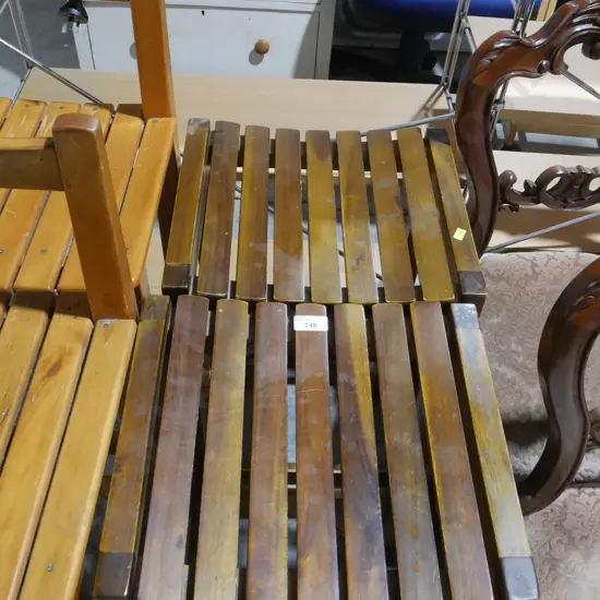 2 bar stools