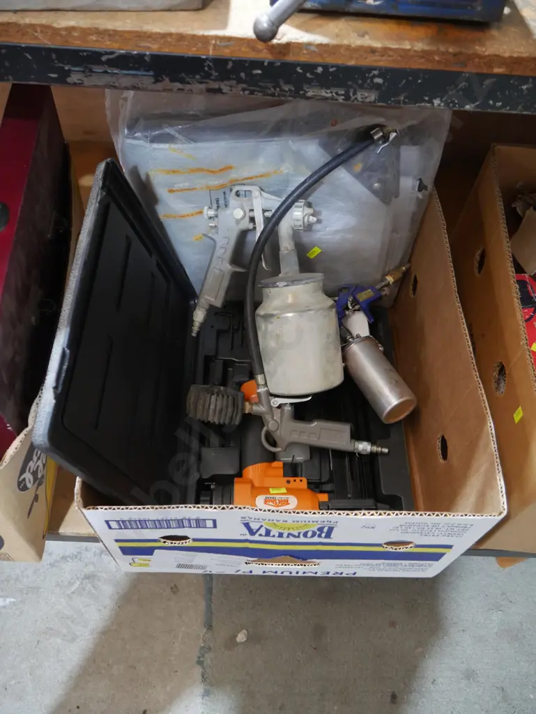 Assorted air tools etc Image 1++