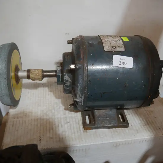 Bench grinder