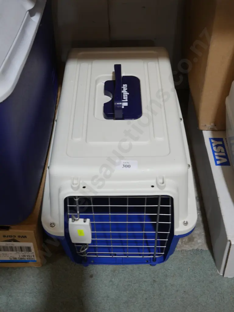 Pet crate Image 1++