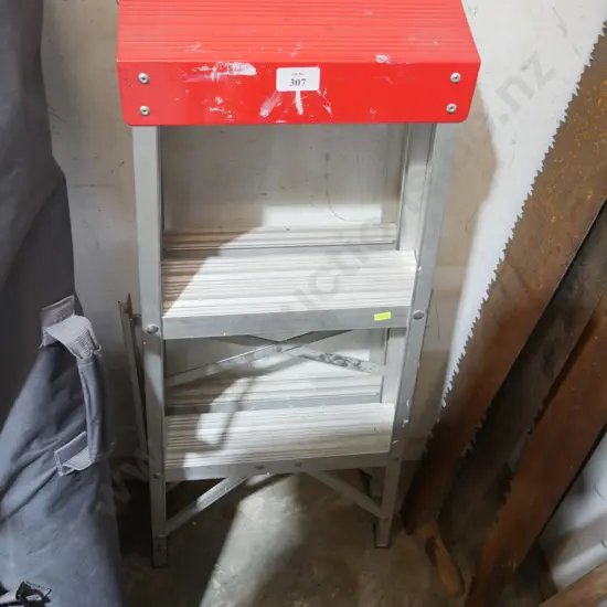 Step ladder