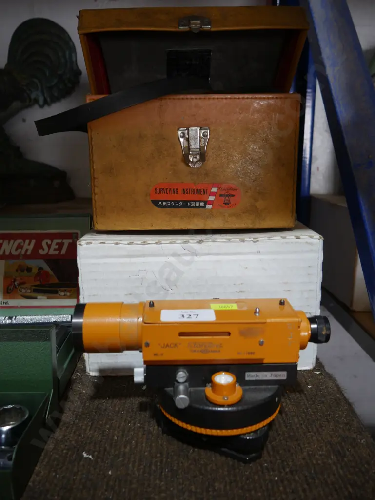 Surveying instrument Image 1++
