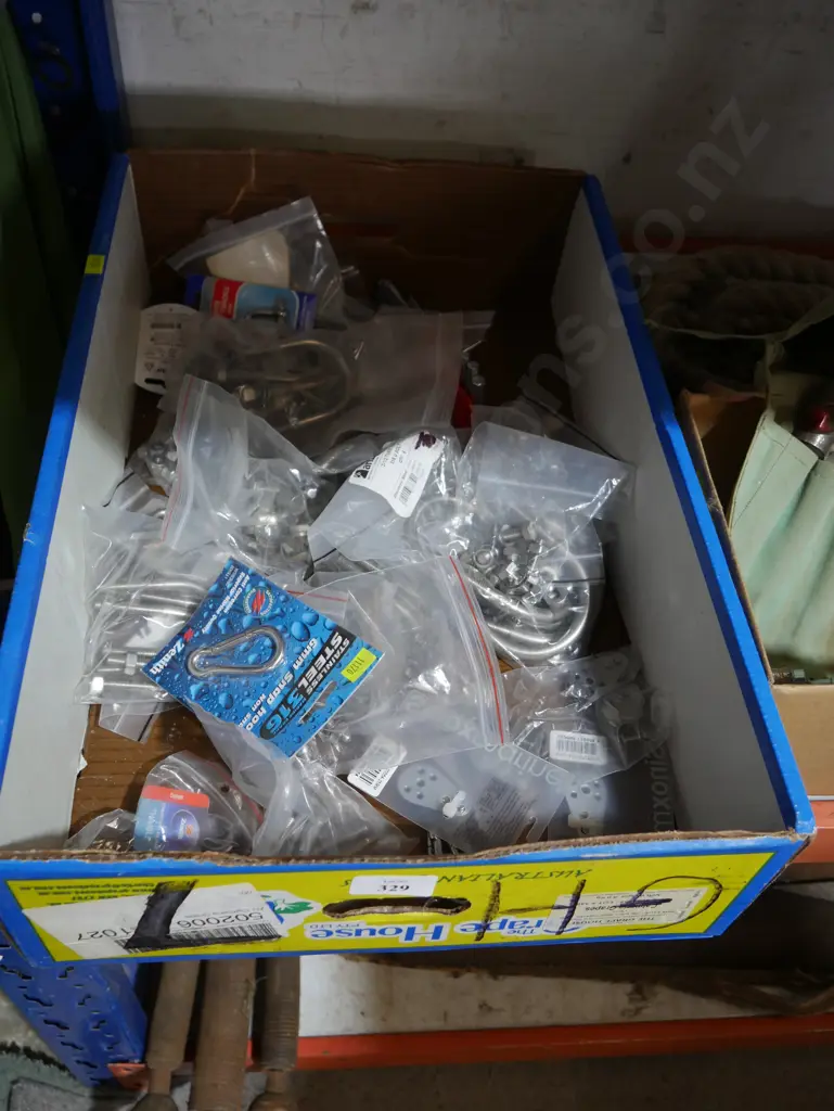 Assorted bolts etc Image 1++