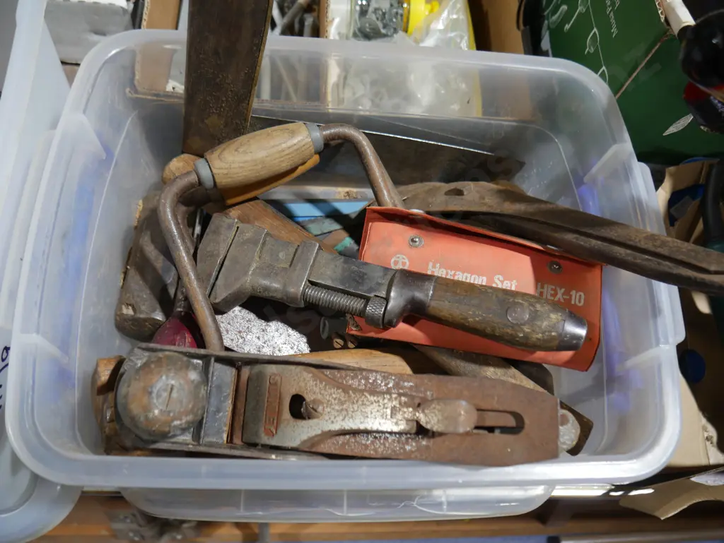 Assorted tools Image 1++