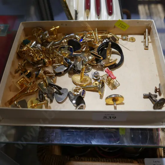 Cufflinks