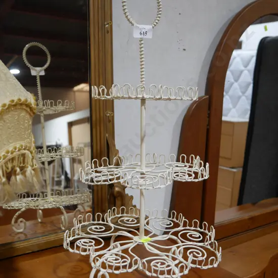 Cake stand