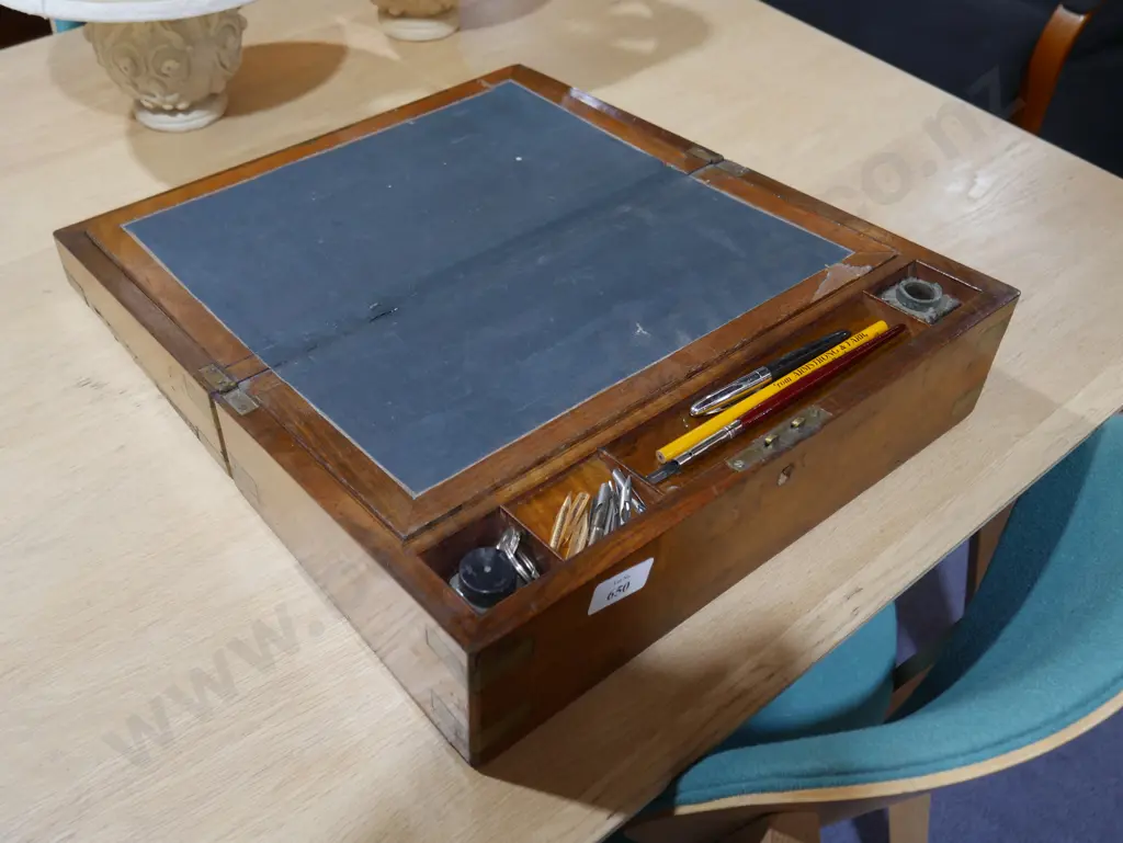 Writing box and contents Image 1++