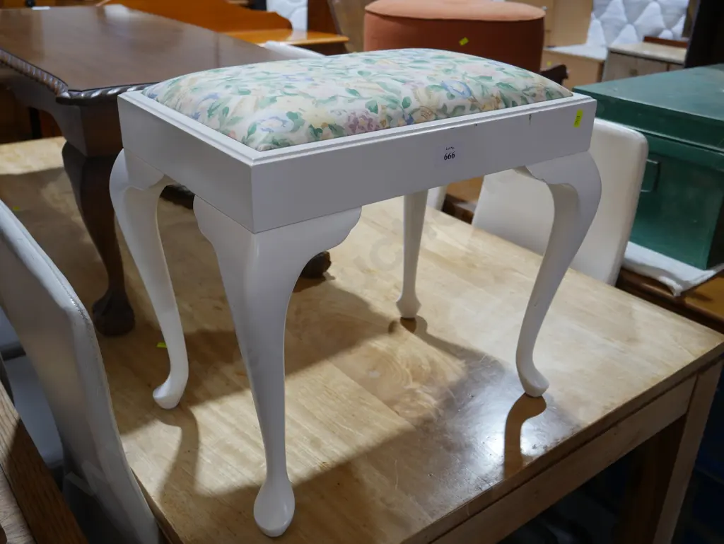 Stool Image 1++