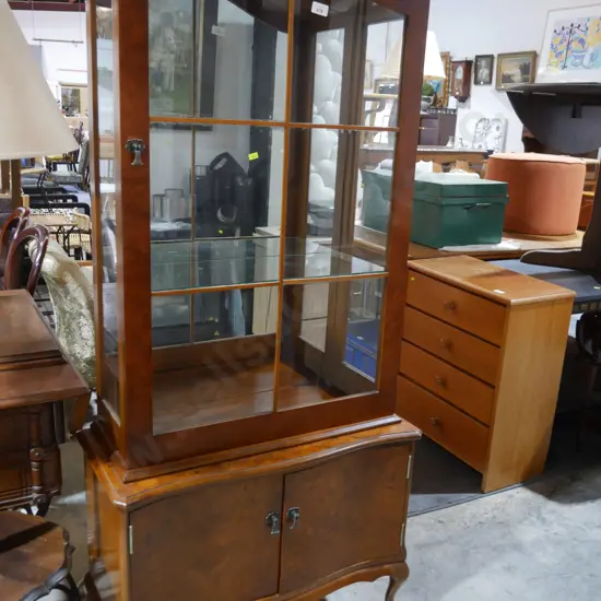 Display cabinet