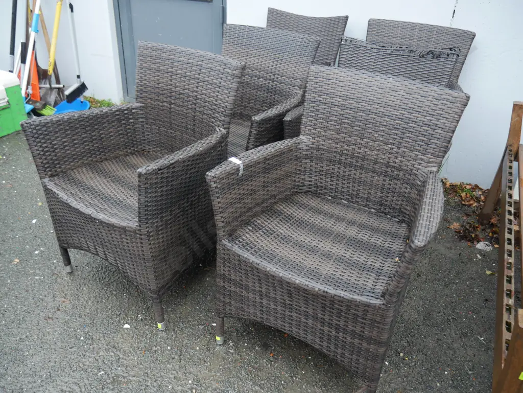 6 outdoor chairs Image 1++