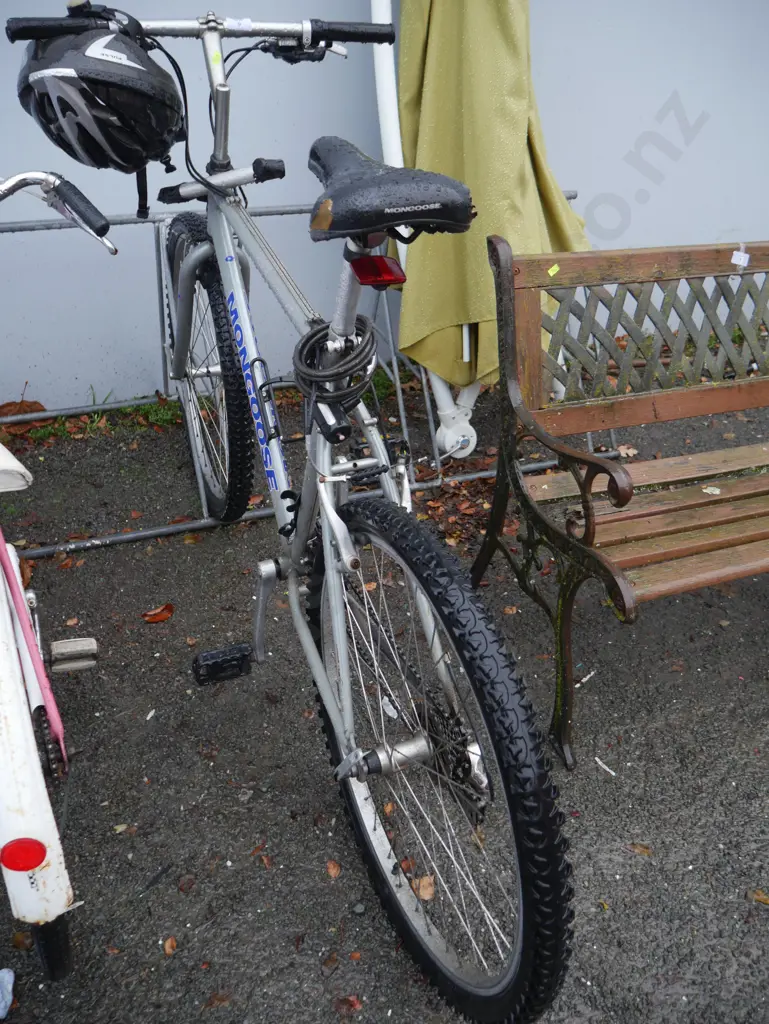 Mongoose mountain bike Image 1++