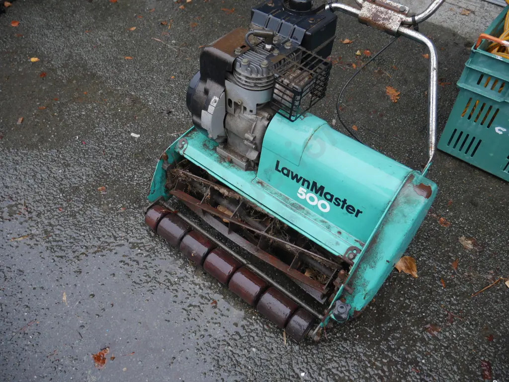 Lawn master reel mower Image 1++