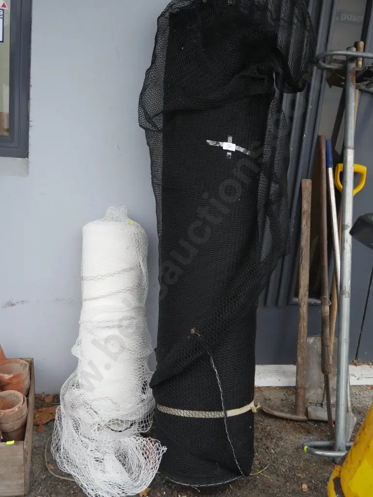 2 Rolls of netting Image 1++