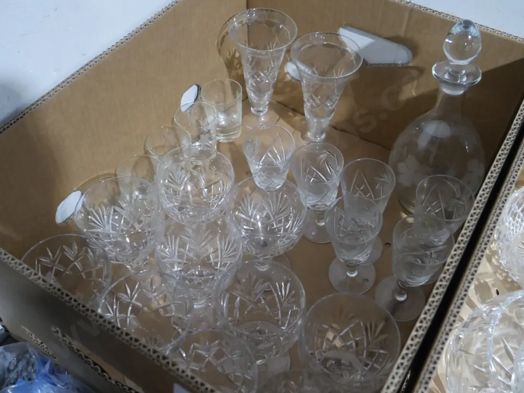 Glasses, decanter Image 1++