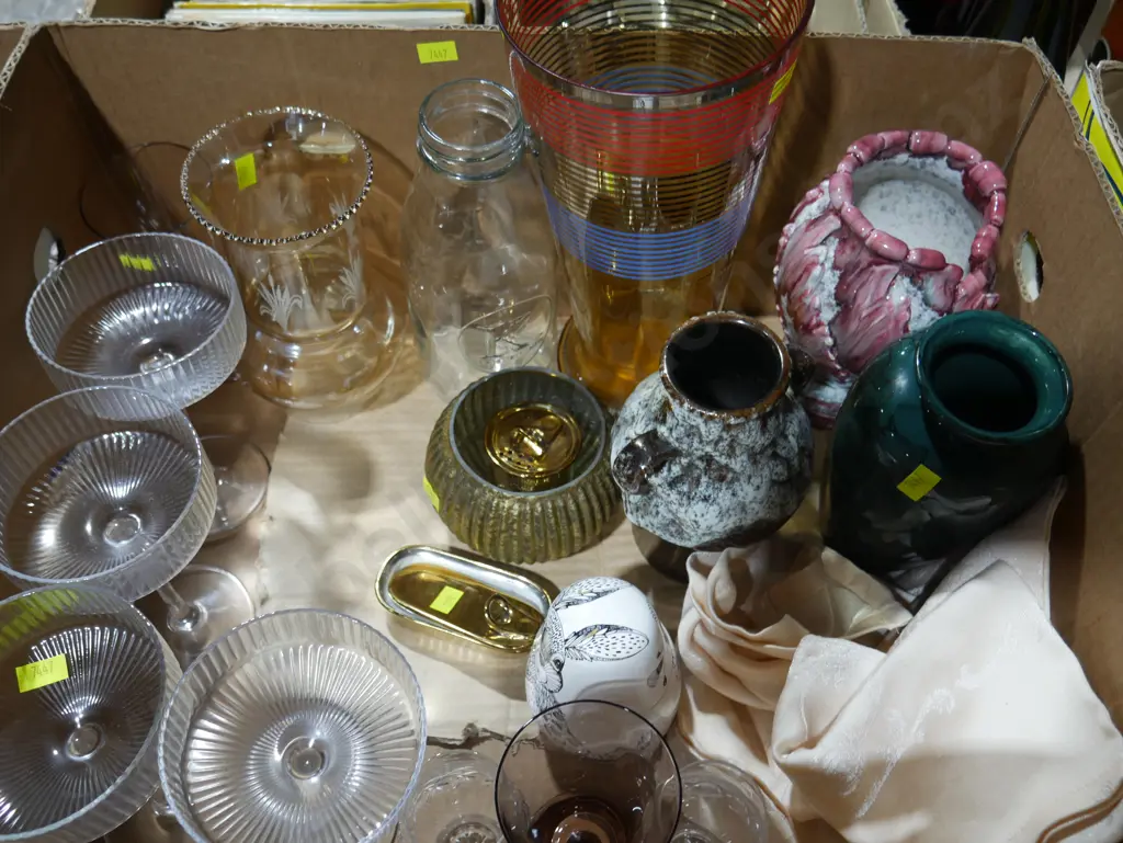 Glassware, vases Image 1++