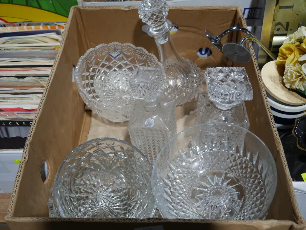 Decanters , bowls Image 1++