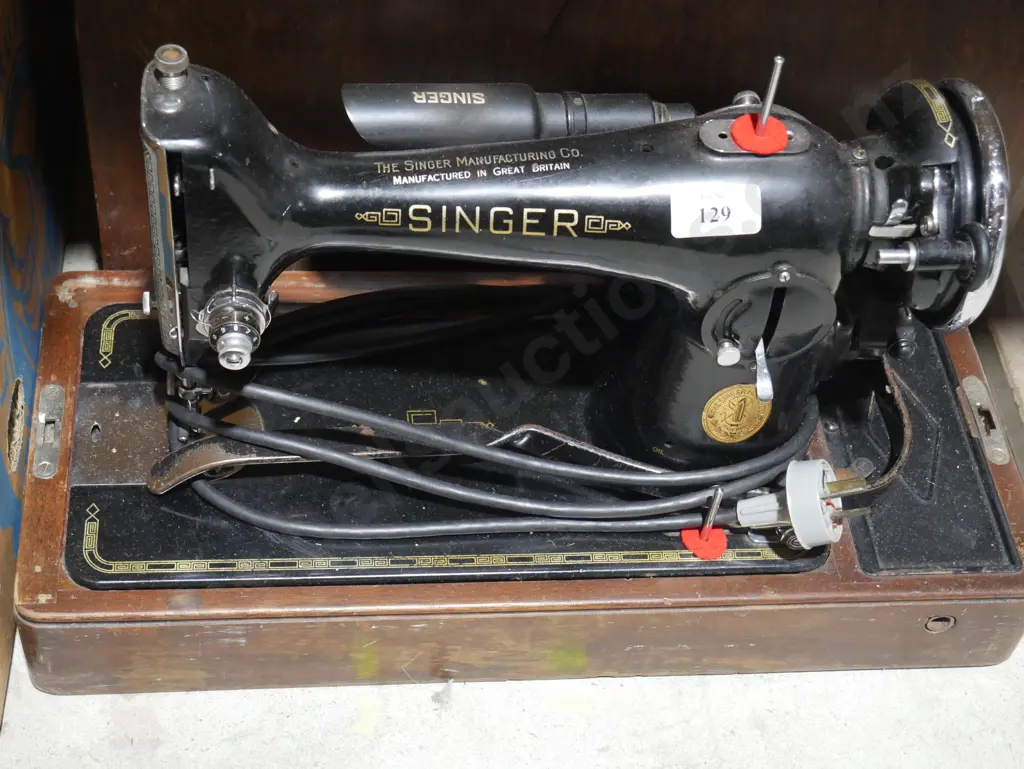 Singer sewing machine Image 1++