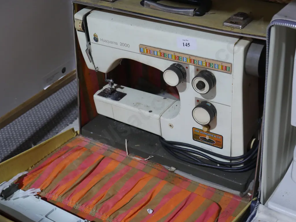 Husqvarna sewing machine Image 1++