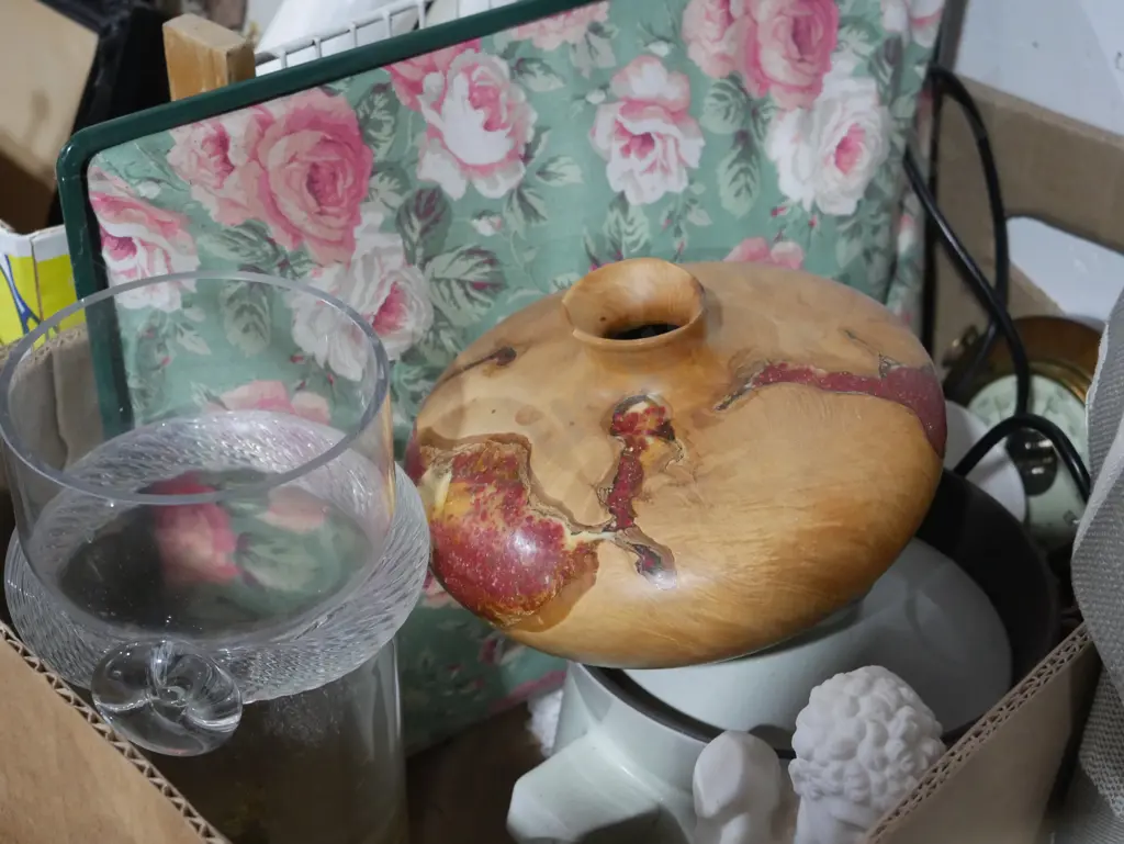 Vase , dinner tray etc Image 1++