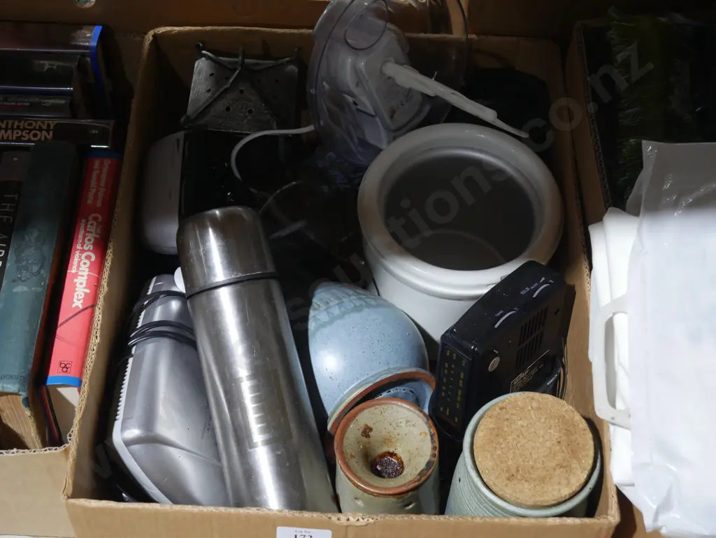 Pottery bowls etc Image 1++