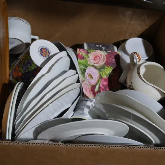Plates trays